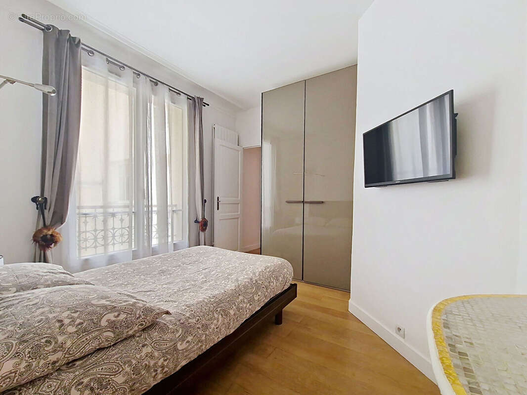 Appartement à PARIS-1E