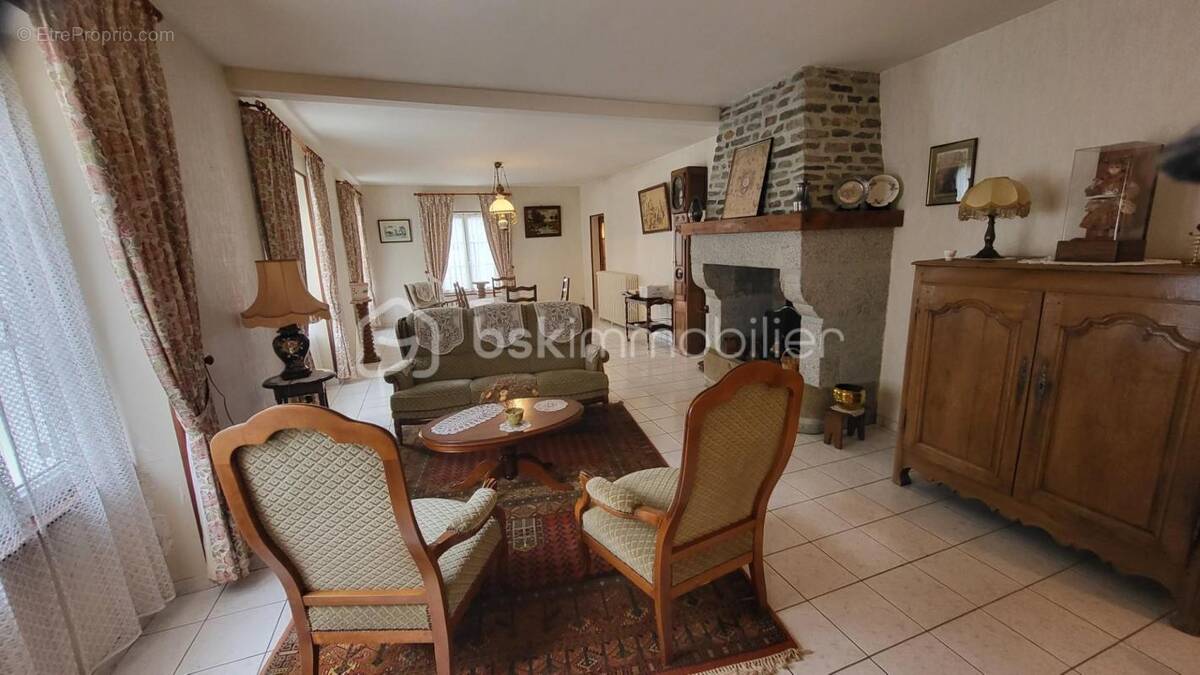 Maison à LANDELLES-ET-COUPIGNY