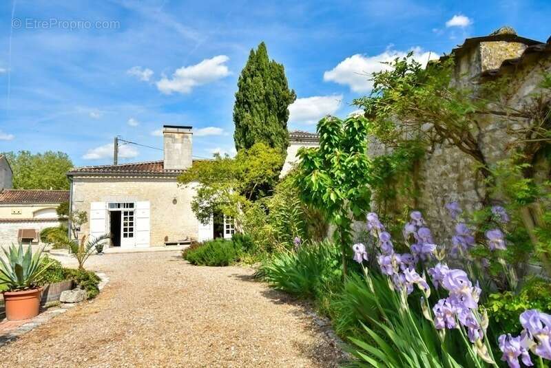 Maison à JARNAC