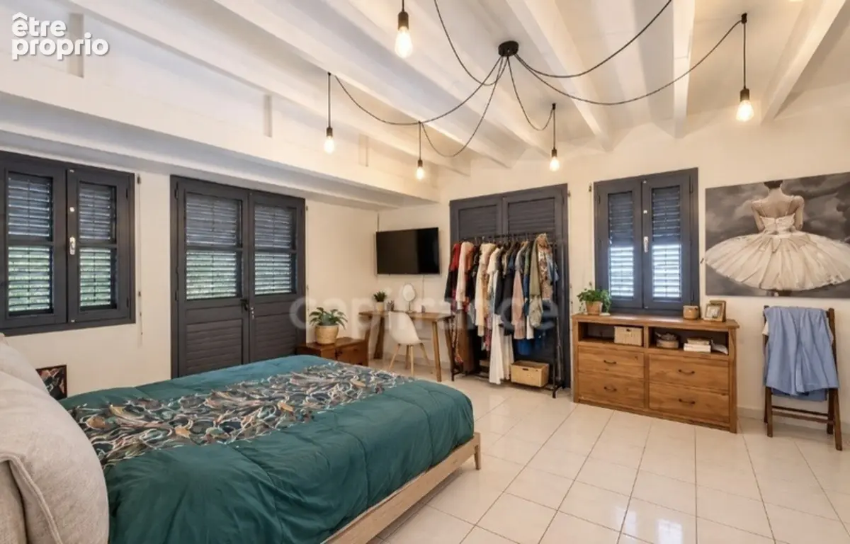 A vendre - Fort de France Quartier Didier -  Villa T6 avec jardin, terrasse, carbet et piscine - photo 18