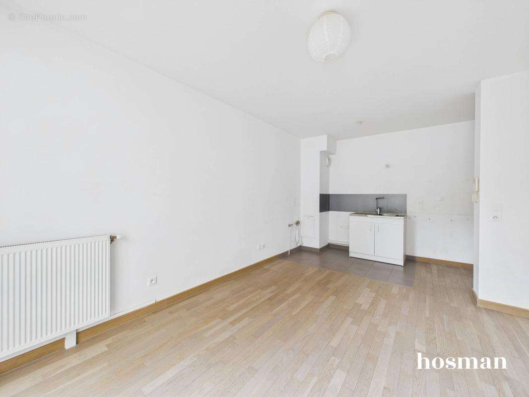 Appartement à LES LILAS