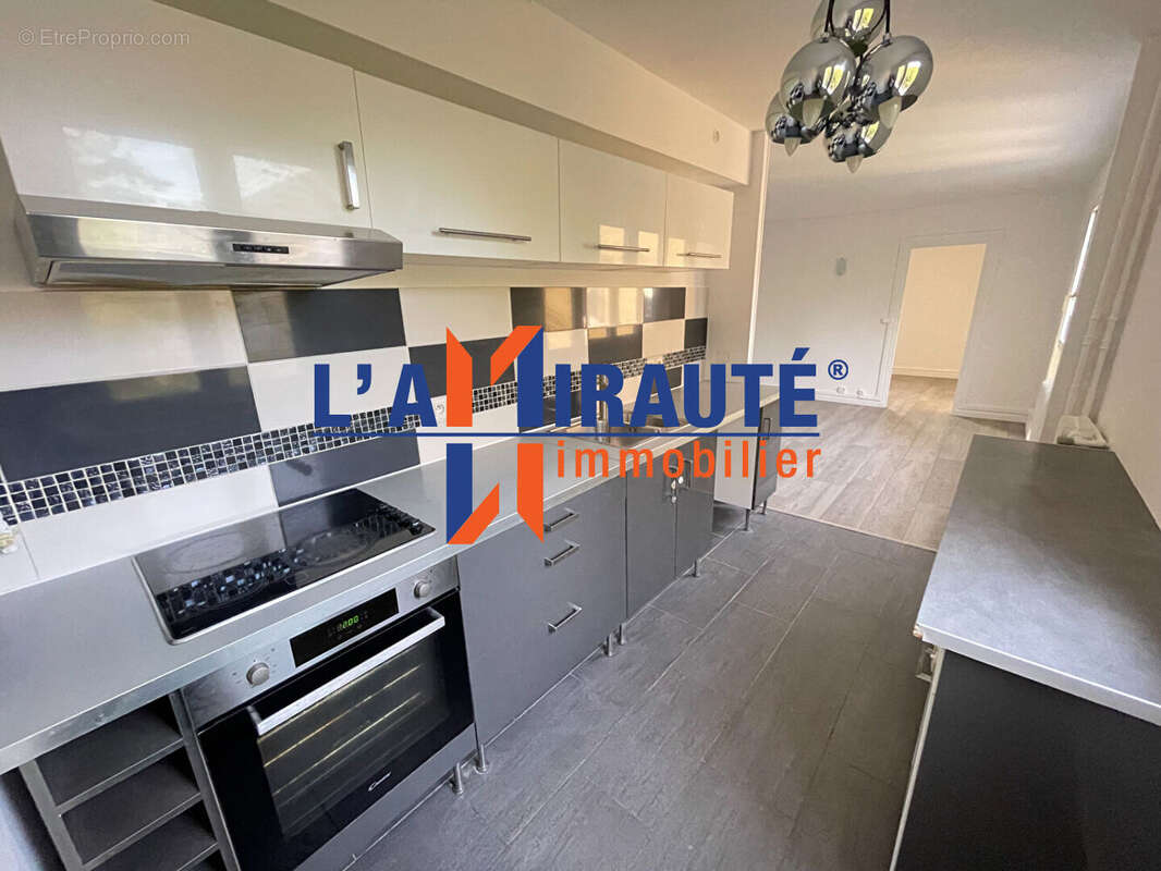 Appartement à SARTROUVILLE