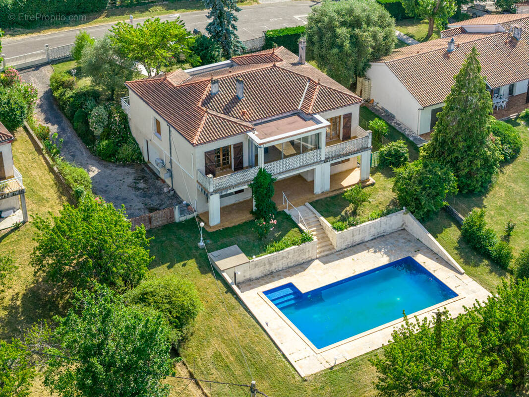 Maison à PUJOLS