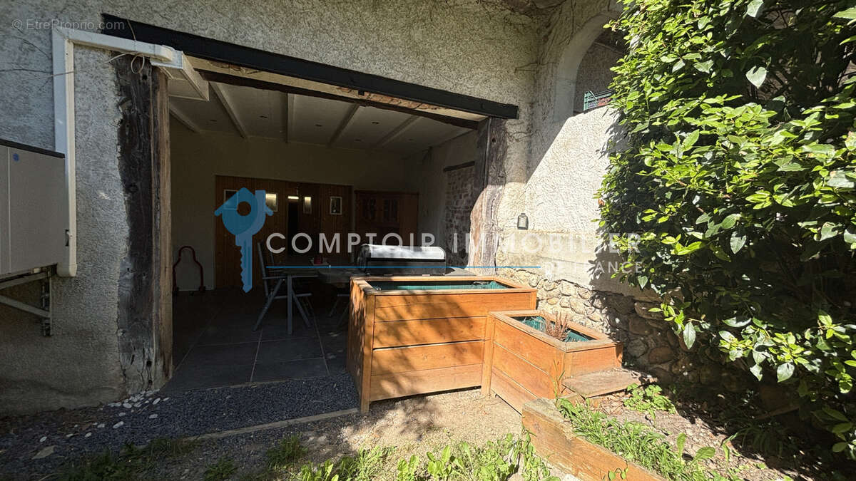 Maison à MONTFERRAT