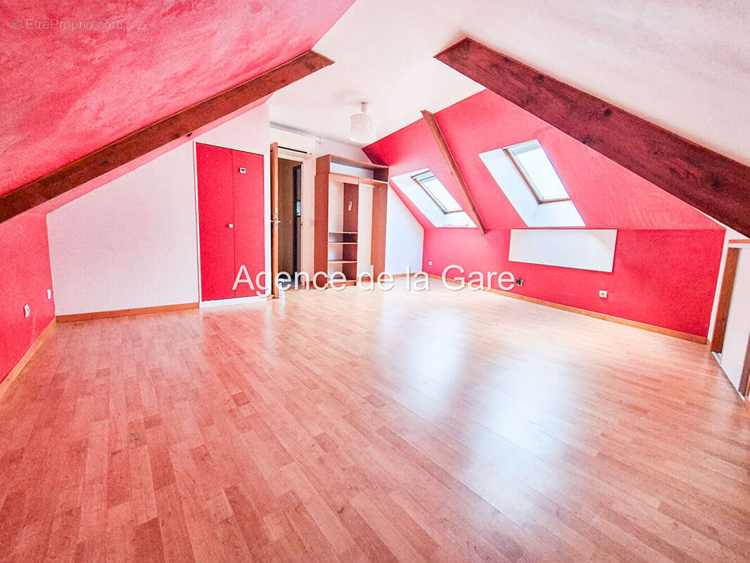 Appartement à HOUILLES