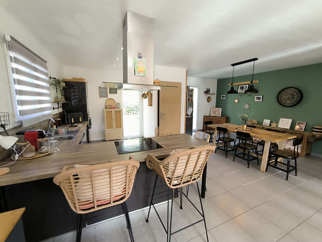 Maison à RIBAUTE-LES-TAVERNES