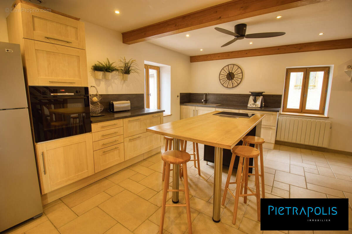 Maison 7 pièces 177 m² à vendre à Lancie (69220) - photo 6