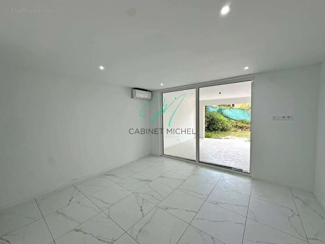 Appartement à VALBONNE