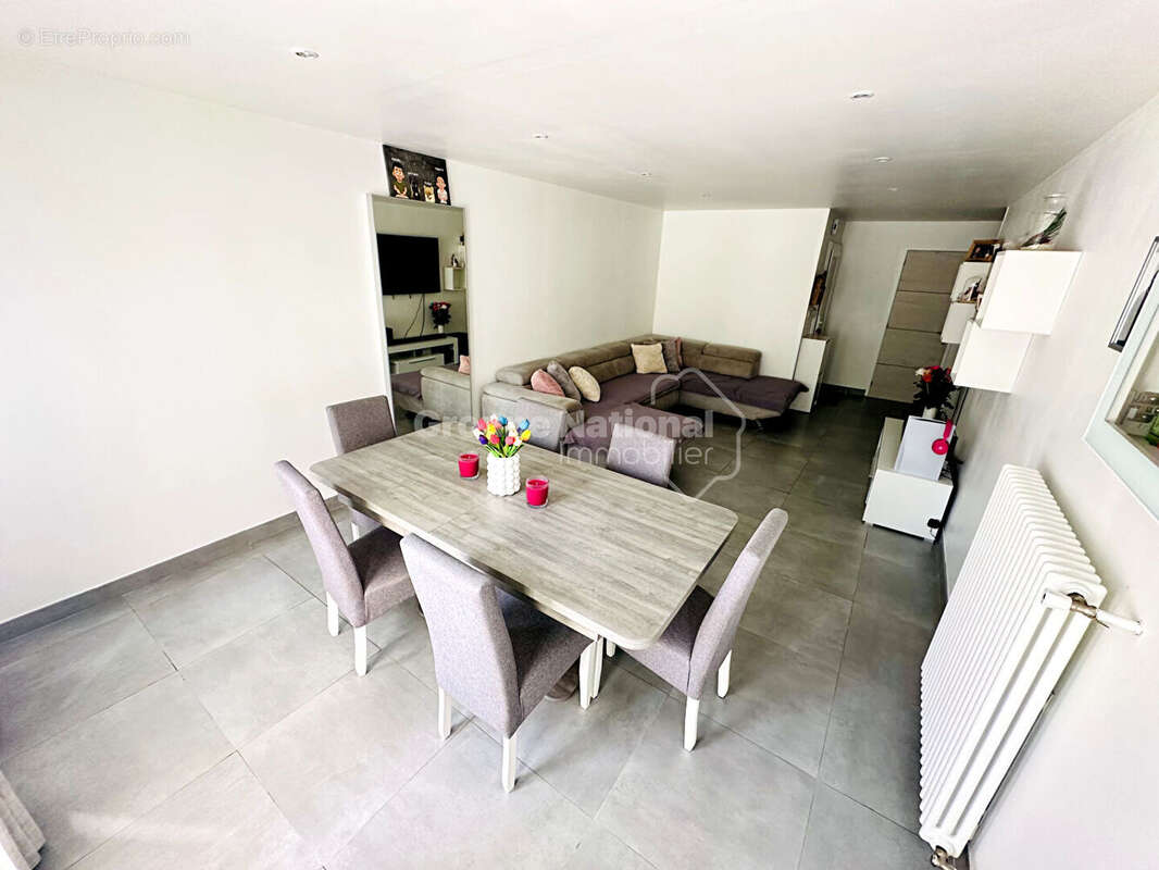 Appartement  Vitrolles  T2 45m2 - photo 2
