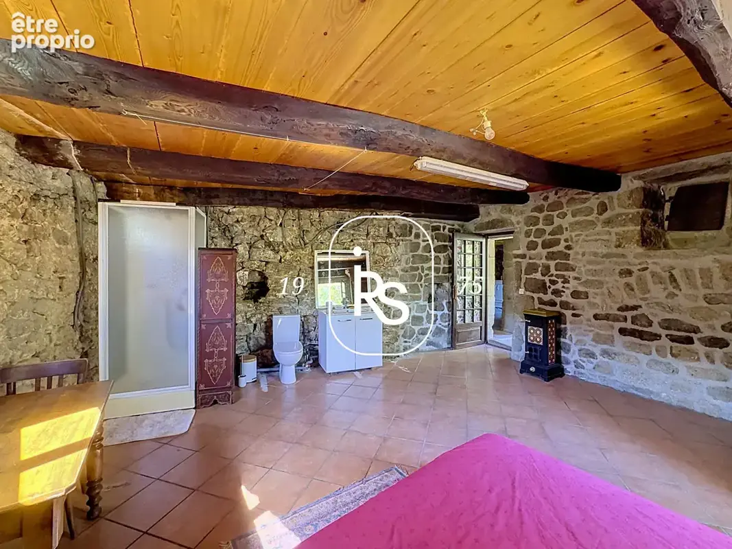 Authentique maison en pierre de hameau de 154 m2 A FINIR DE RÉNOVER avec 650 m2 de terrain. - photo 13