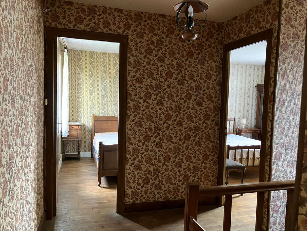 Maison à SAINT-MARCEL-EN-MARCILLAT