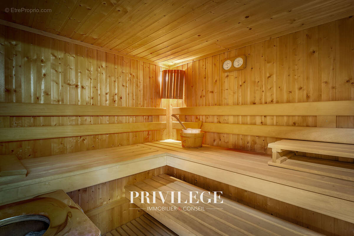 Maison à LA ROQUETTE-SUR-SIAGNE