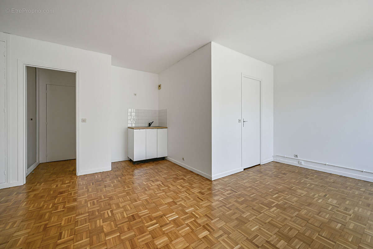 Appartement à PARIS-14E
