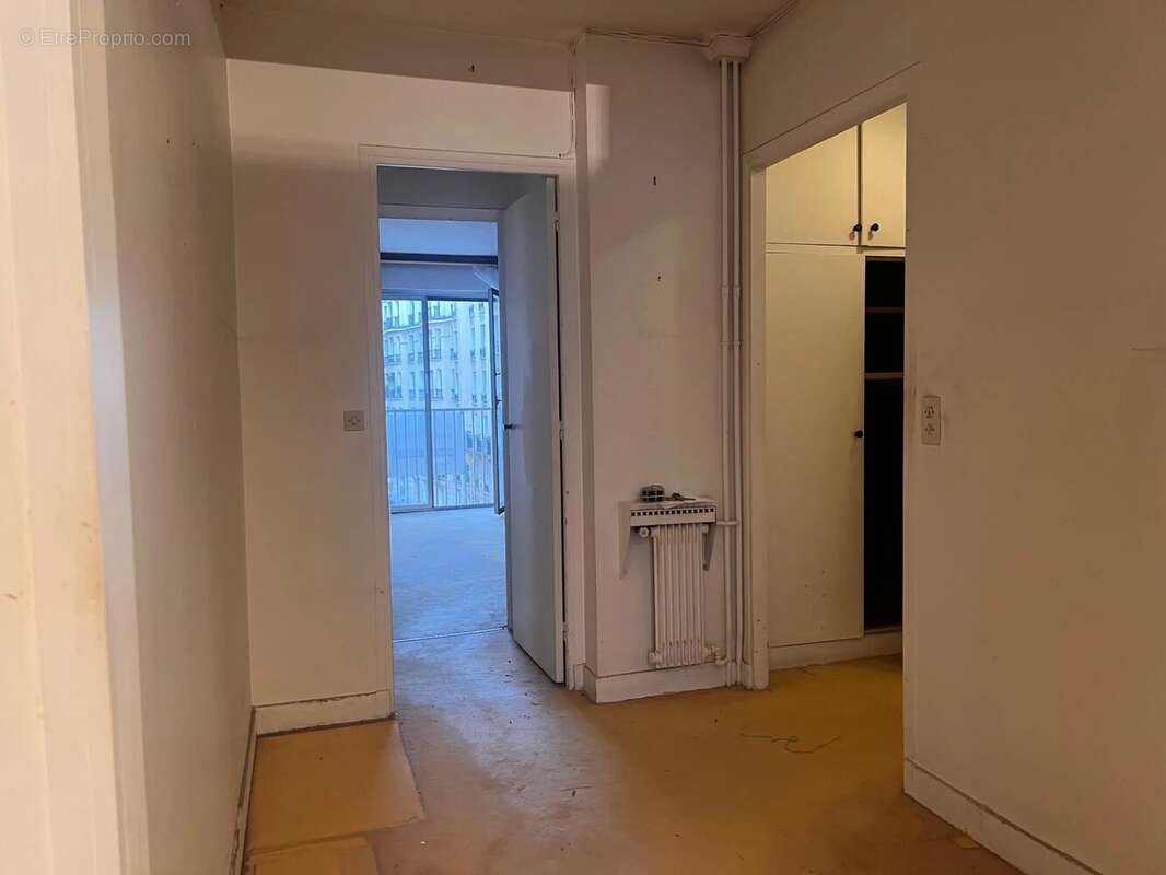 Appartement à PARIS-16E