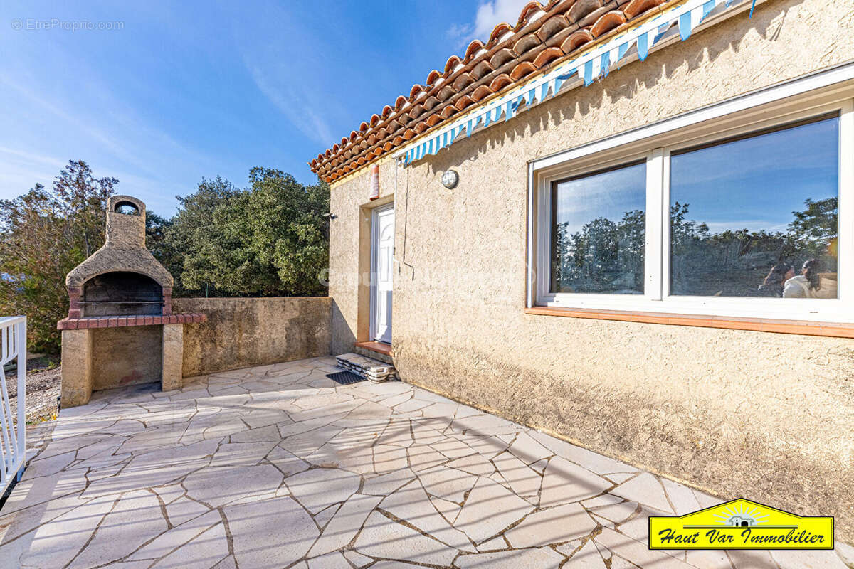 Maison Ginasservis T 4 avec PISCINE GARAGE 7 423m² de terrain - photo 16