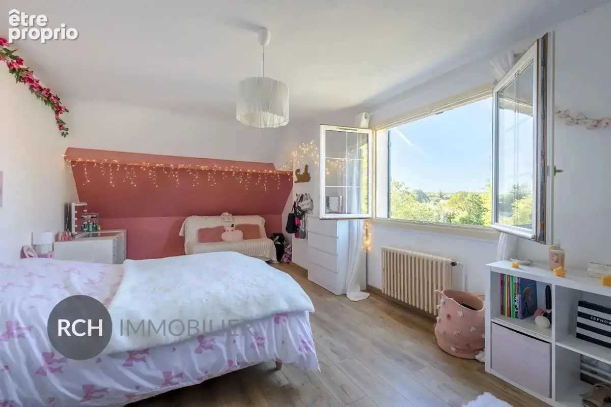 Exclusivité - Grande maison familiale sur un beau jardin au calme - photo 17