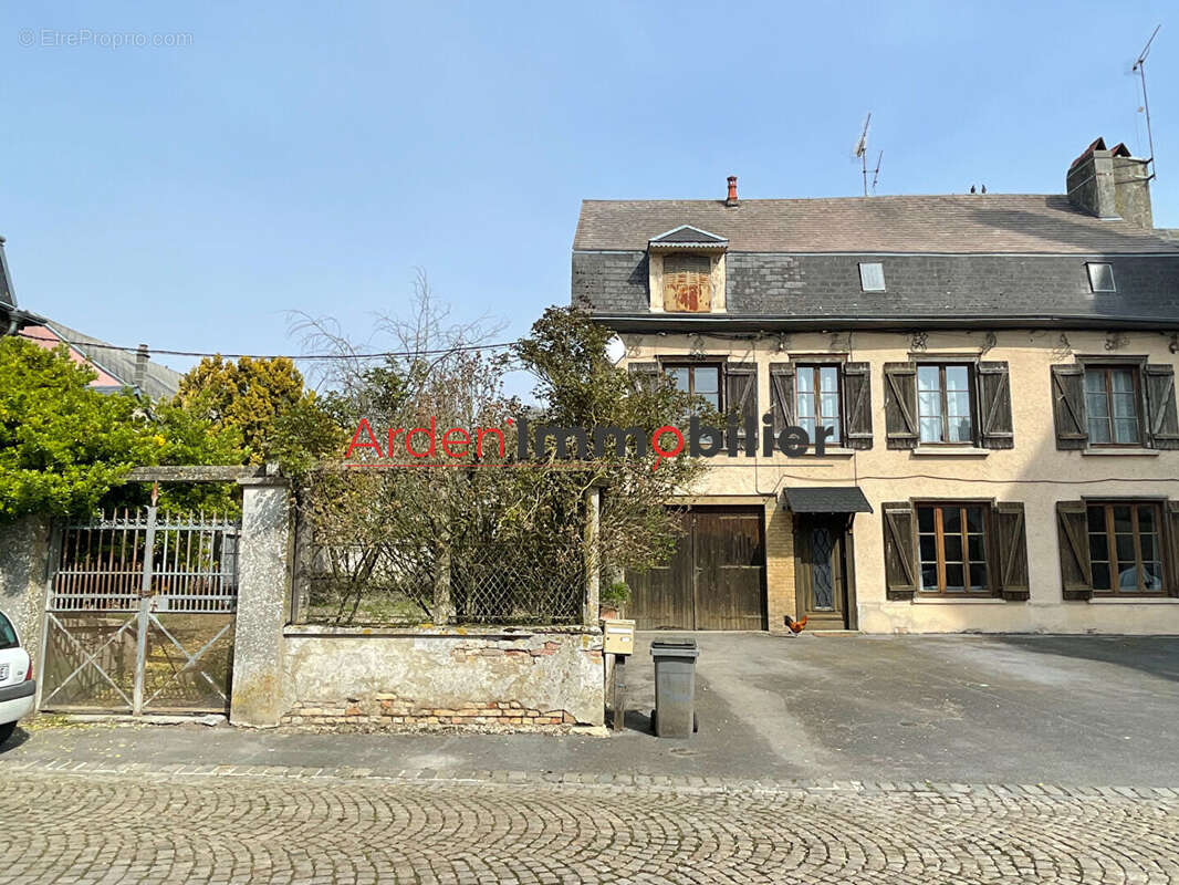 Maison à CHATEAU-PORCIEN