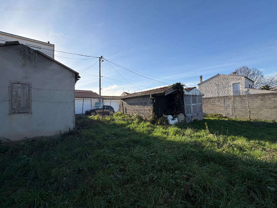 Terrain à ROCHEFORT