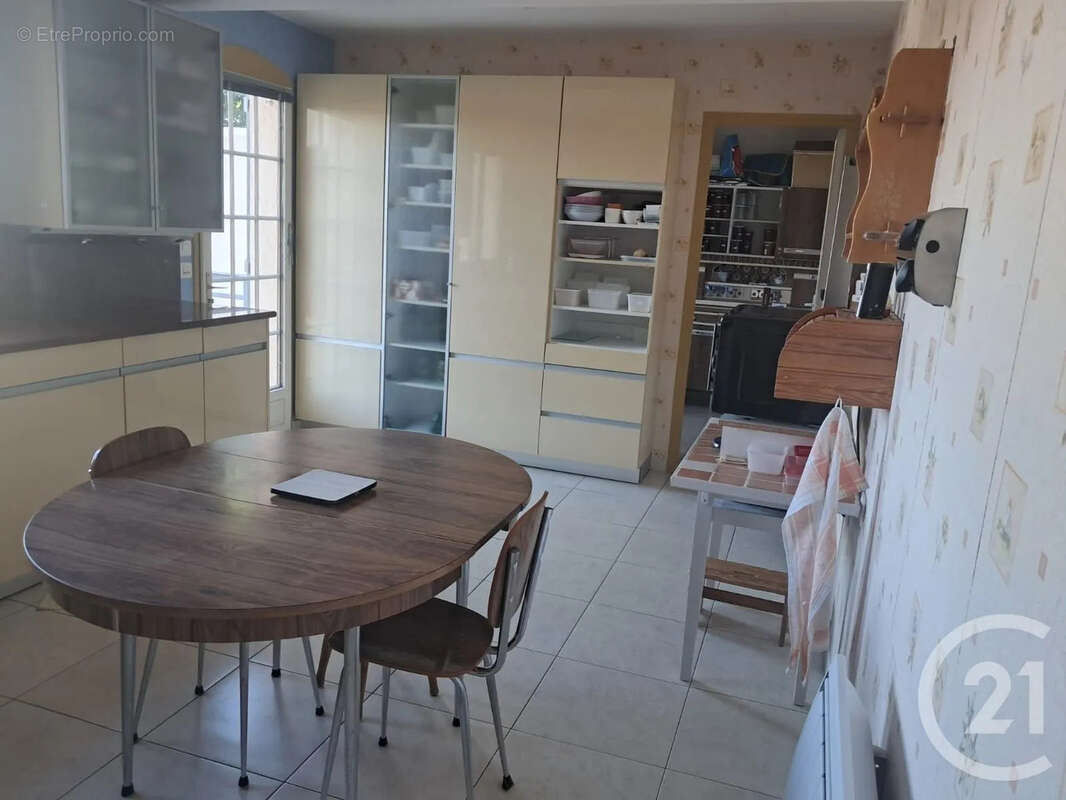 Maison 185 m² à Saint-Jean-De-Vedas  - photo 6