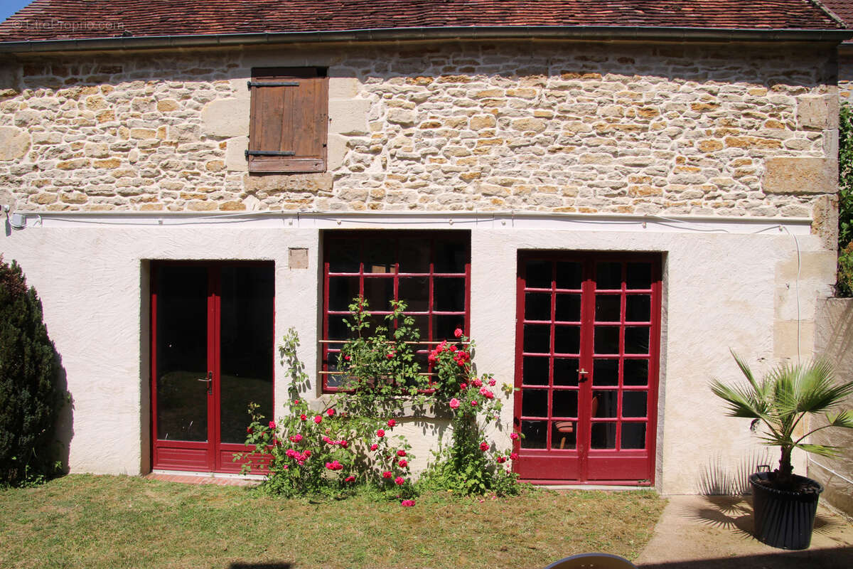 Maison à CHATEAUNEUF-VAL-DE-BARGIS