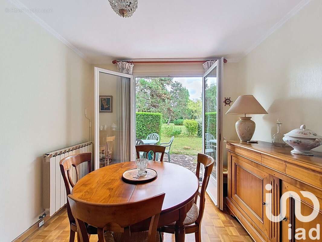 Photo 4 - Maison à LE MESNIL-SAINT-DENIS