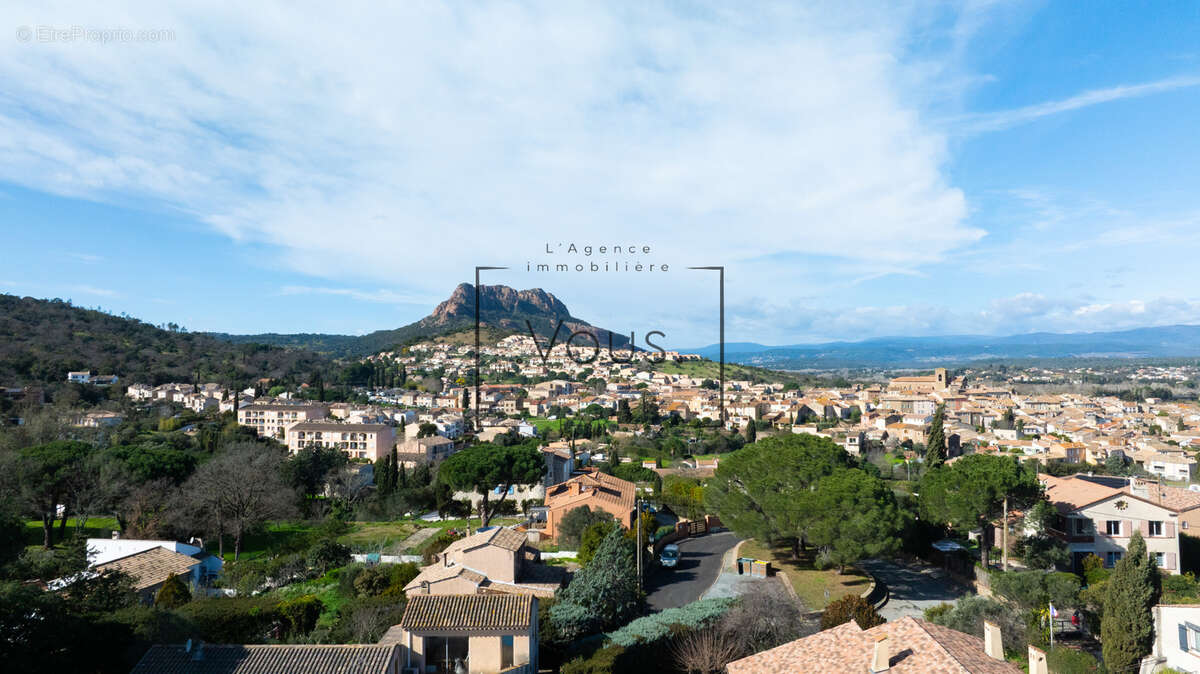 Maison à ROQUEBRUNE-SUR-ARGENS