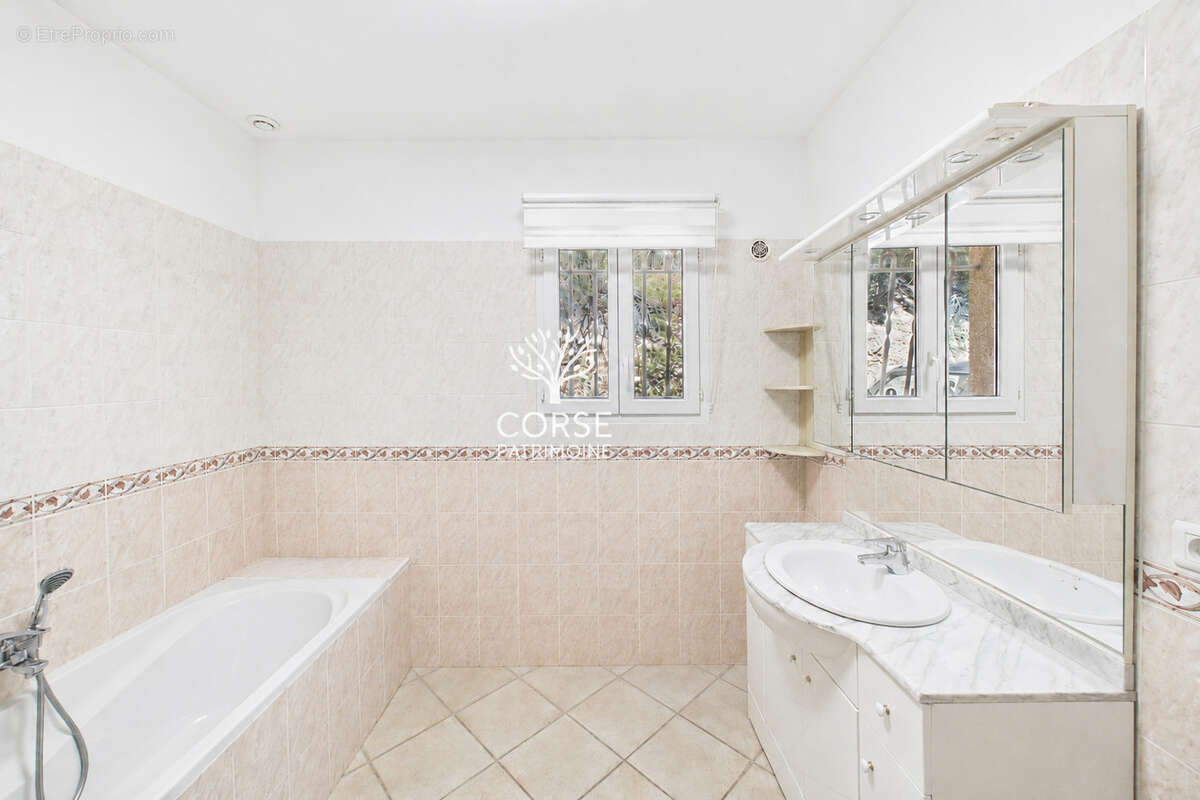 Maison à PORTO-VECCHIO