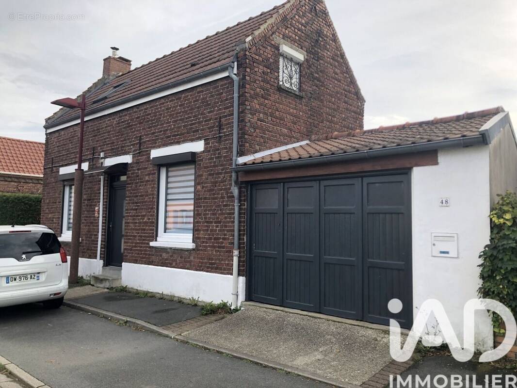 Photo 1 - Maison à COURCELLES-LES-LENS