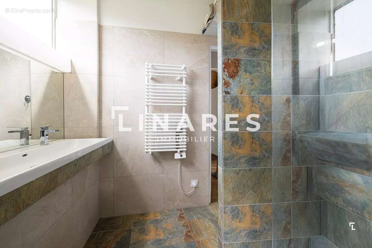 Appartement à MARSEILLE-11E