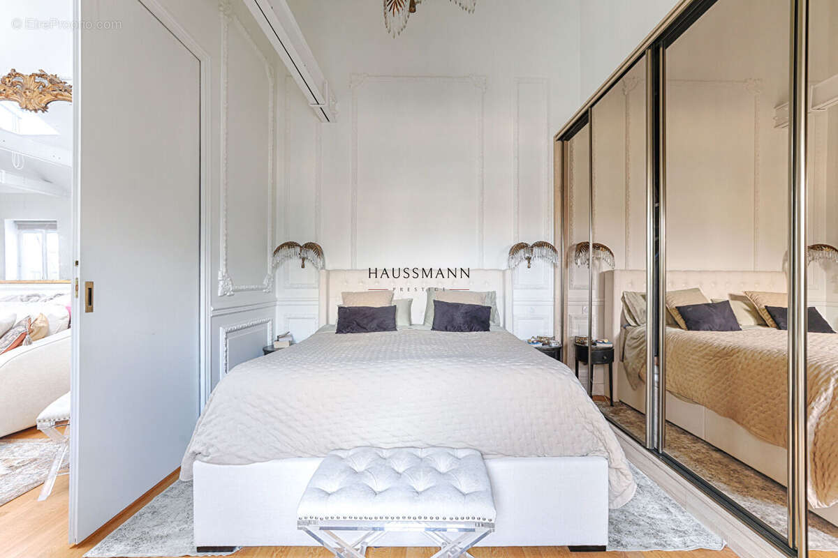 Appartement à PARIS-8E