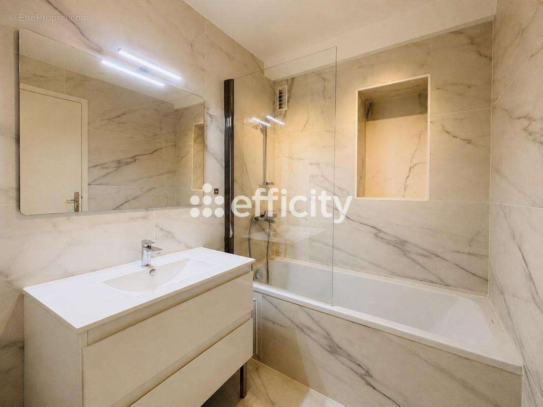 Appartement à MARSEILLE-8E