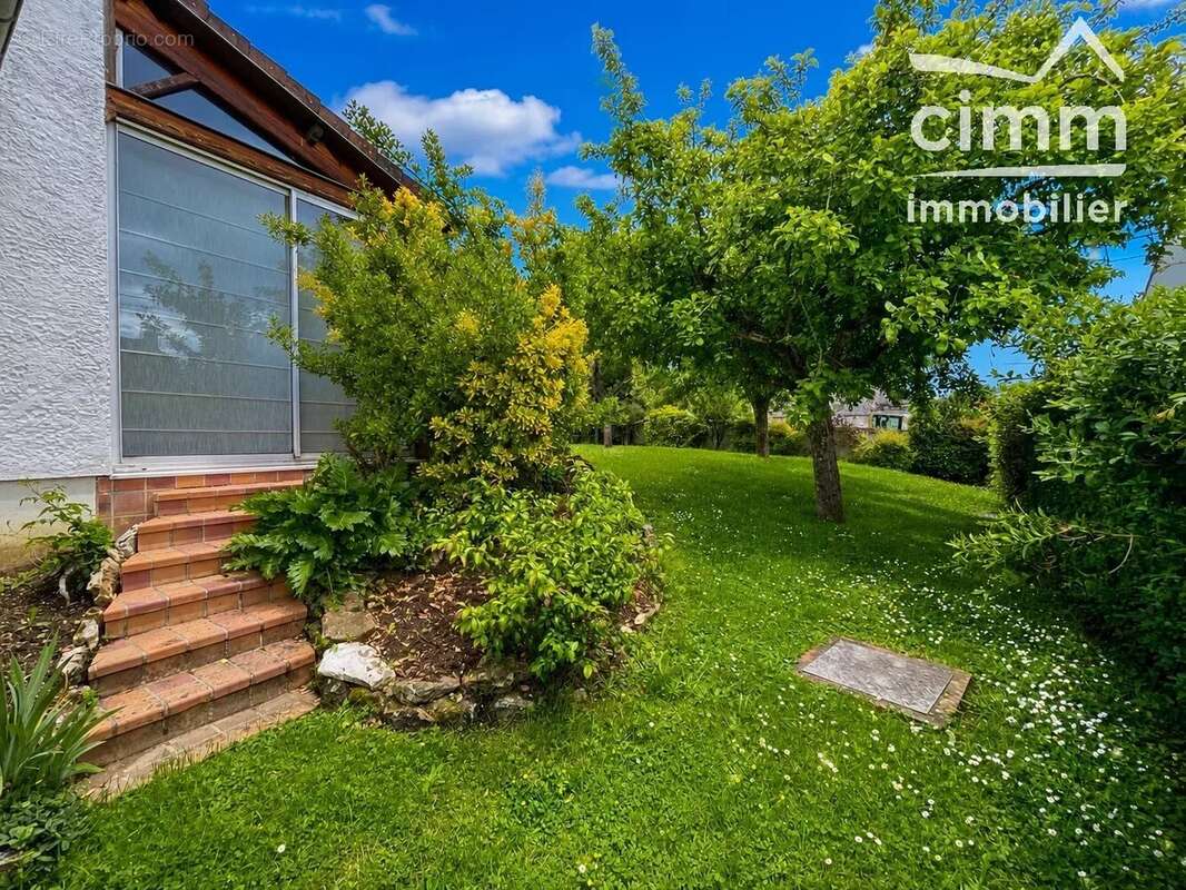 Maison familiale rénovée avec véranda exceptionnelle, studio indépendant et sous-sol total - photo 4