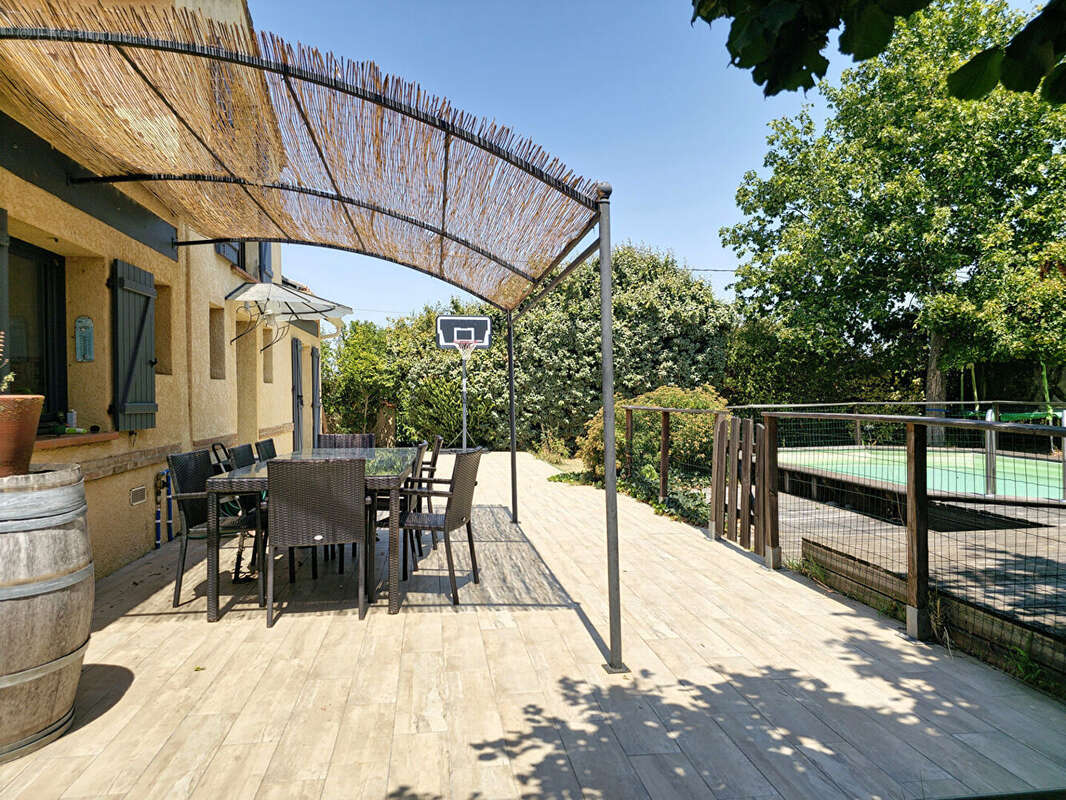 Maison familiale avec 3 chambres et jardin intimiste, proche commerces à Lavernose-Lacasse - photo 13