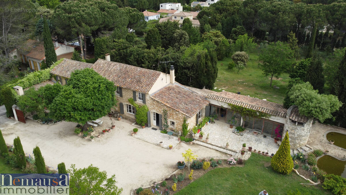 Maison à SAINT-LAURENT-DES-ARBRES