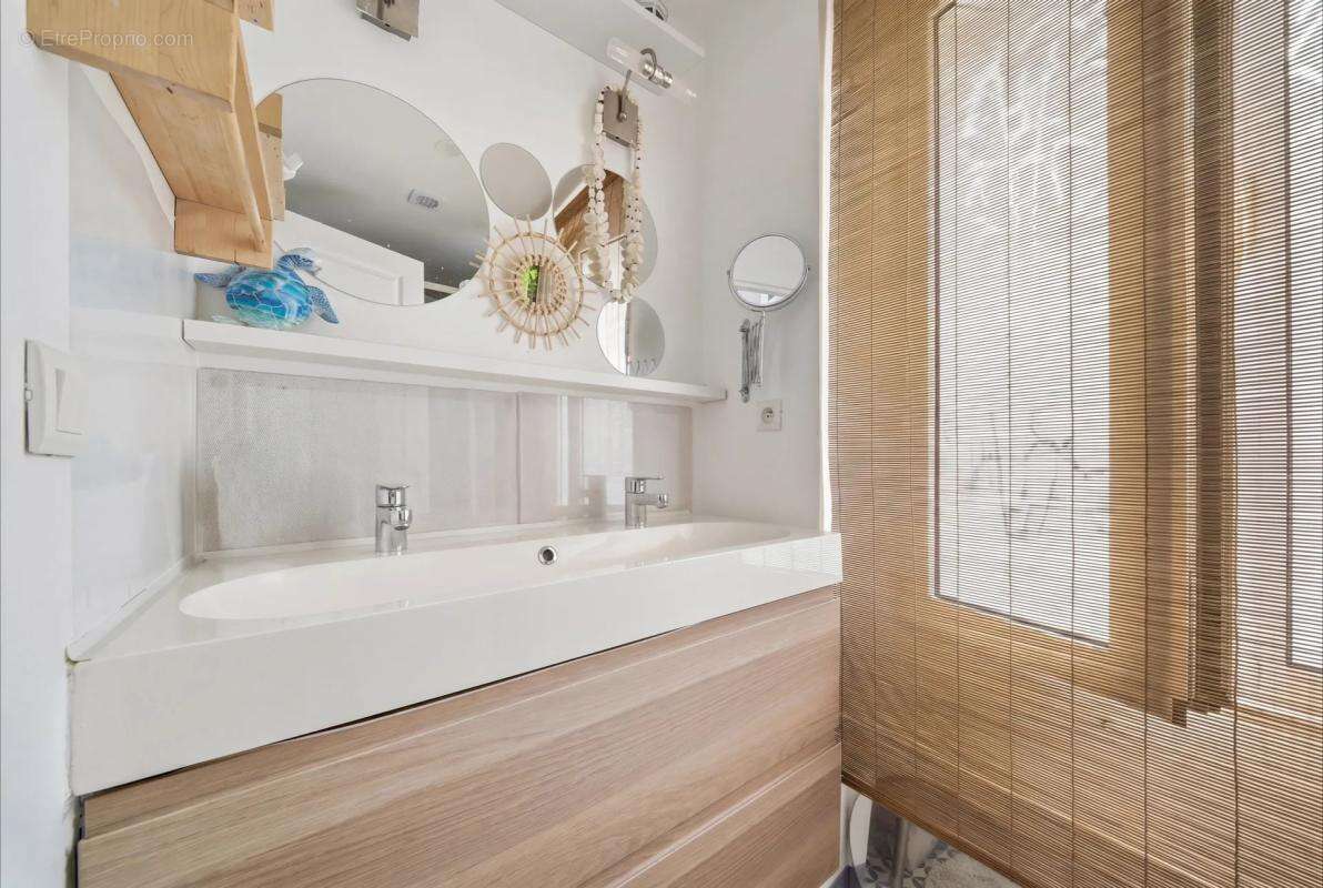 Appartement à CHARENTON-LE-PONT