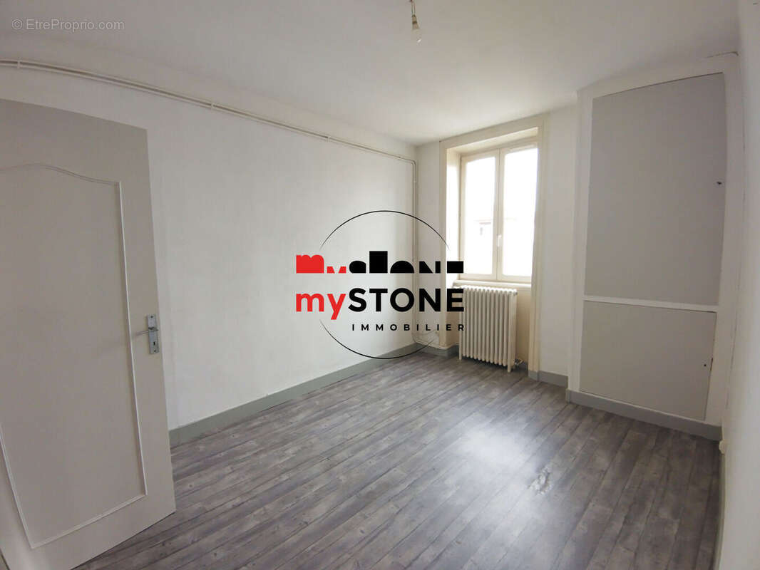 Appartement à CHALAMONT