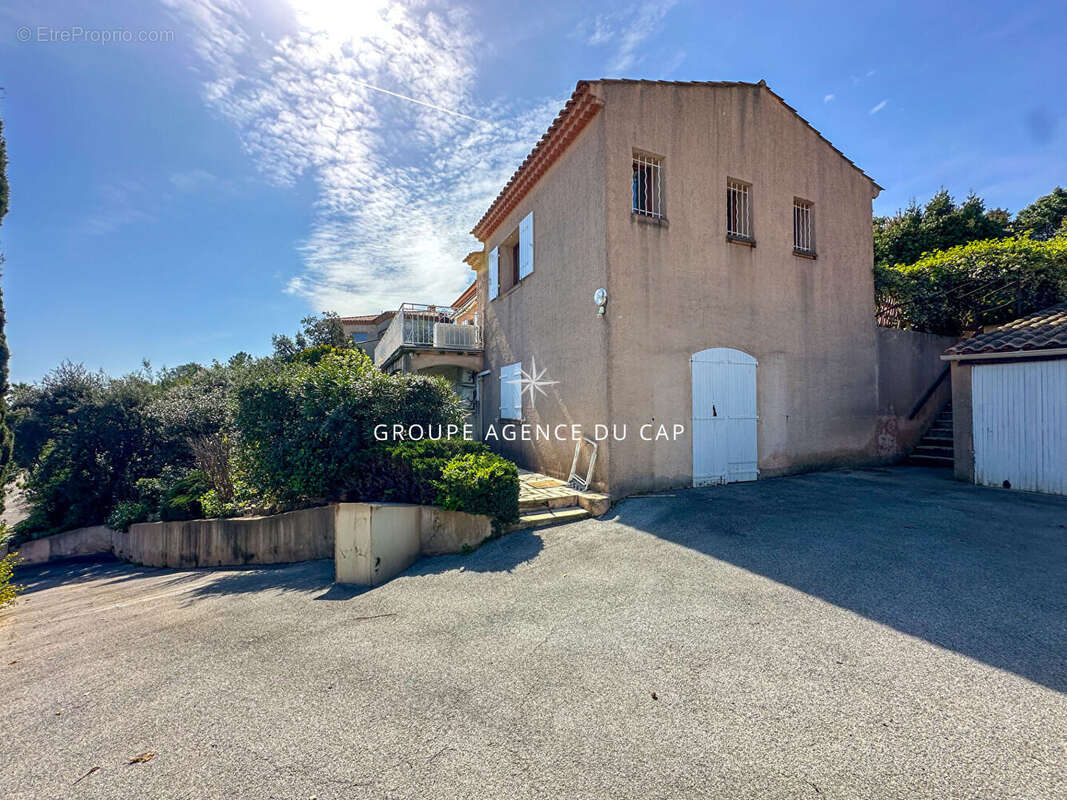 Maison à LES ISSAMBRES