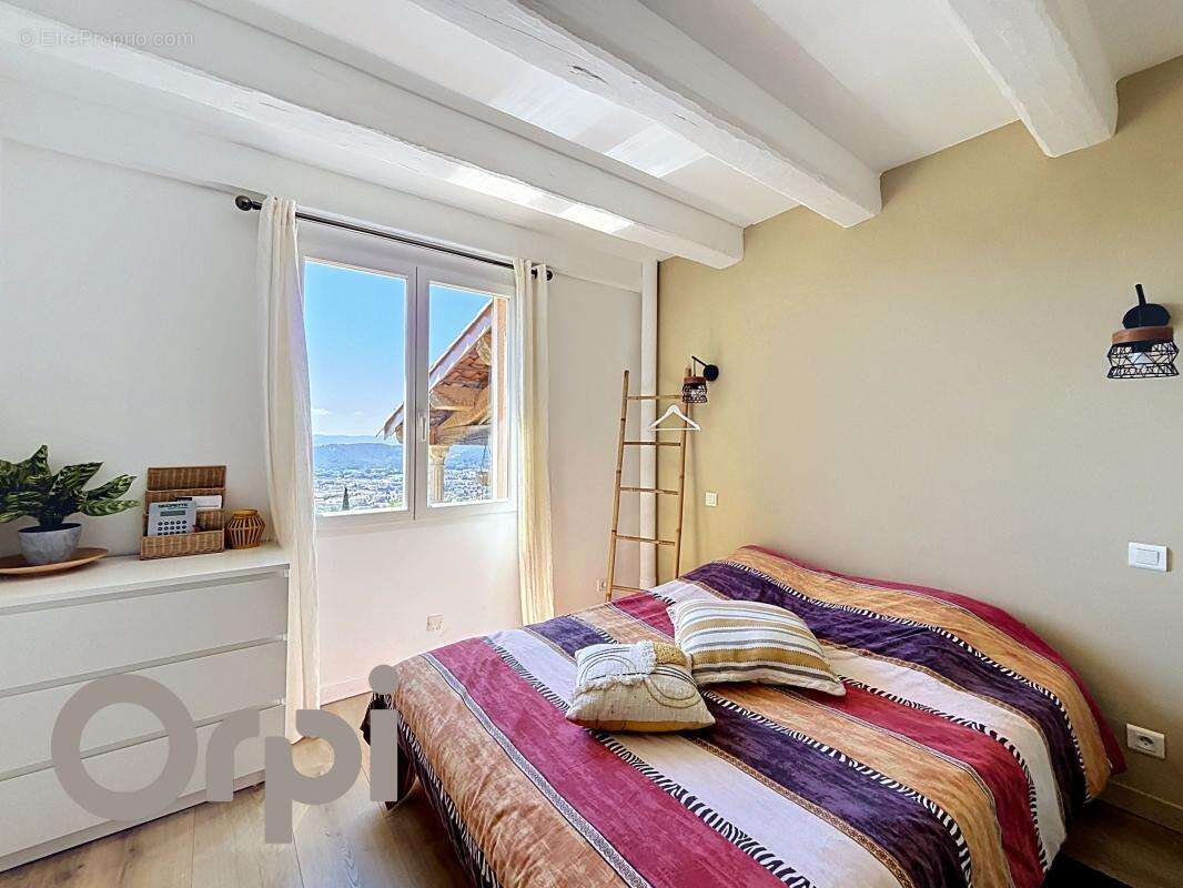 Maison de charme avec vue dominante, studio indépendant, piscine et garage - photo 8