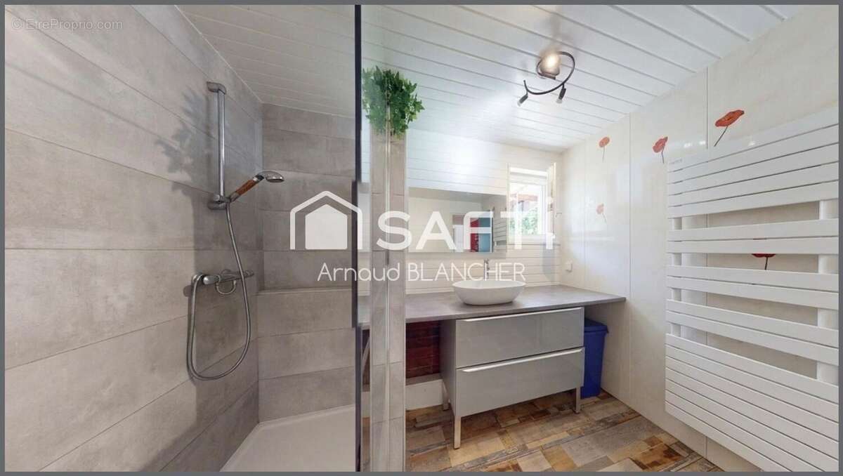 Maison 155 m² à Voeuil-Et-Giget  - photo 9