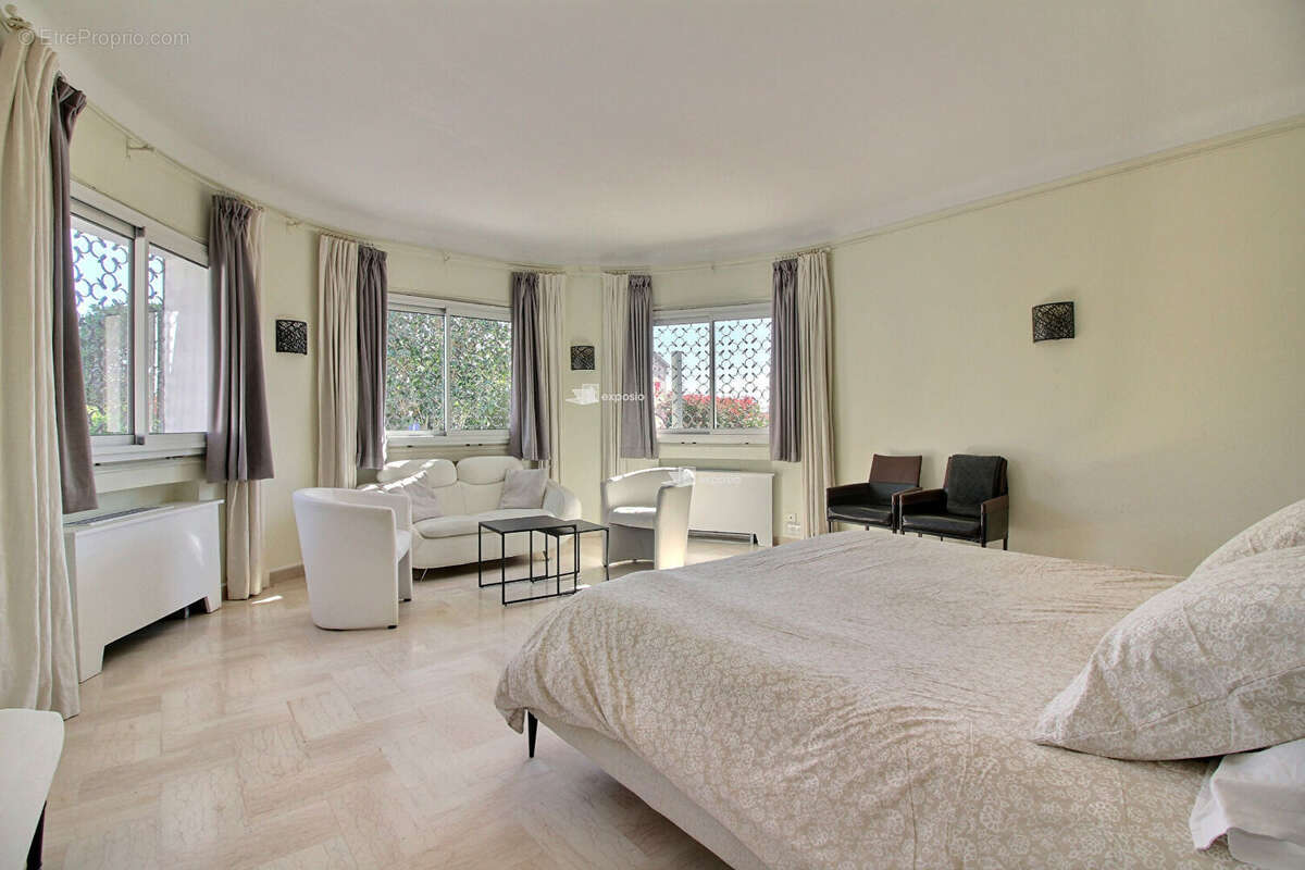 Maison à MOUGINS