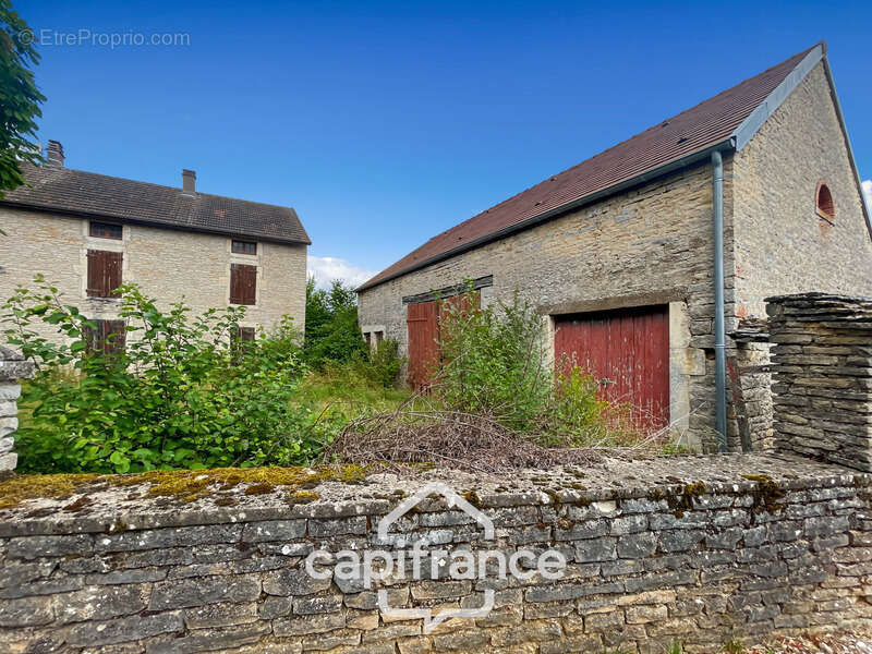 Ensemble immobilier à rénover - photo 17