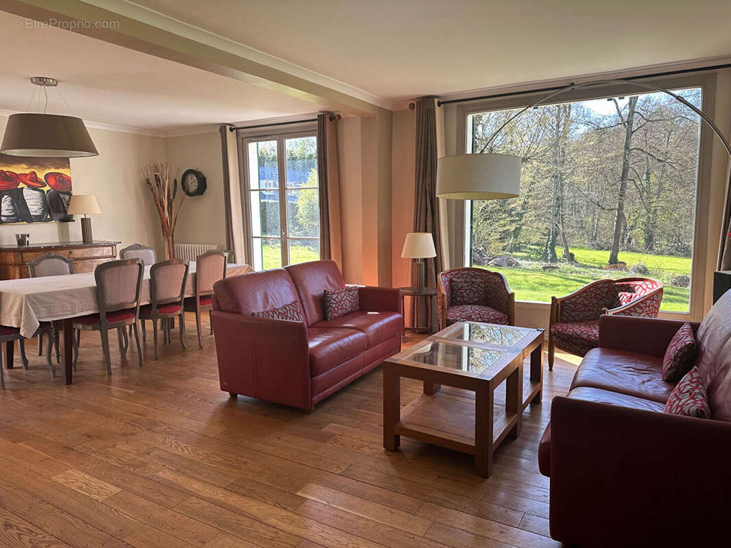 Maison à FEROLLES-ATTILLY