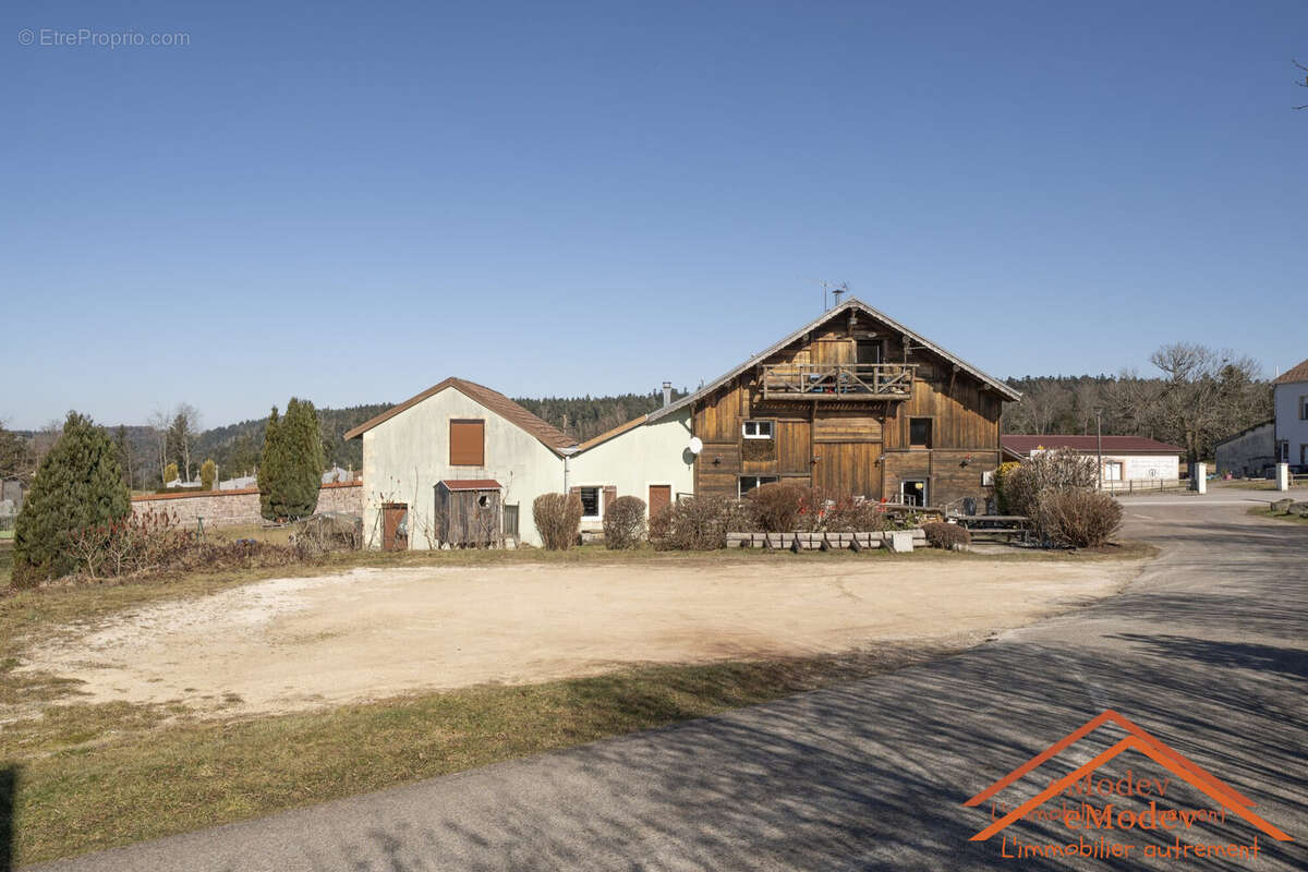 Commerce à GIRMONT-VAL-D&#039;AJOL