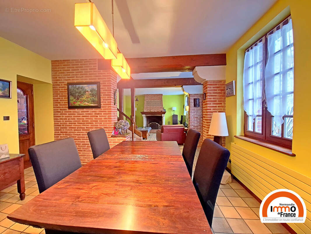 Maison à SAINT-JEAN-DU-CARDONNAY