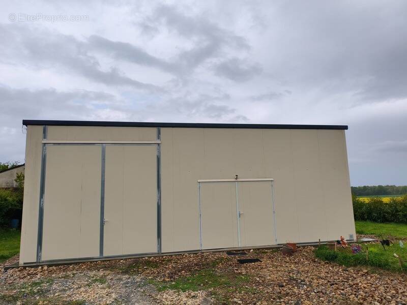 Commerce à CHUELLES