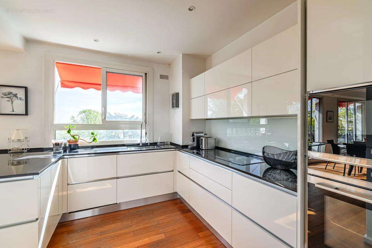 Appartement à SURESNES
