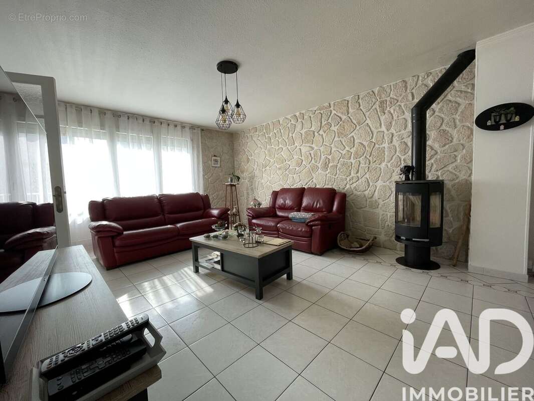 Photo 2 - Maison à PETIT-COURONNE