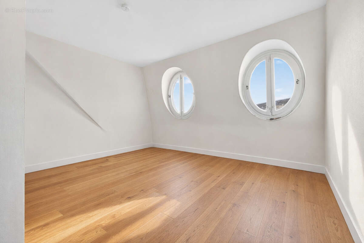 Appartement à PARIS-7E