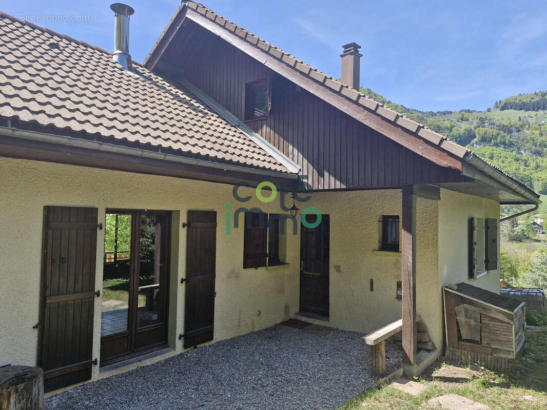 Maison à BELLEVAUX
