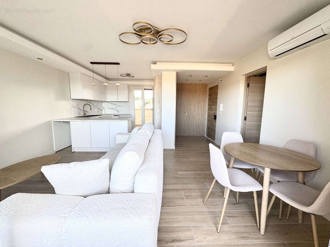 Appartement à SIX-FOURS-LES-PLAGES